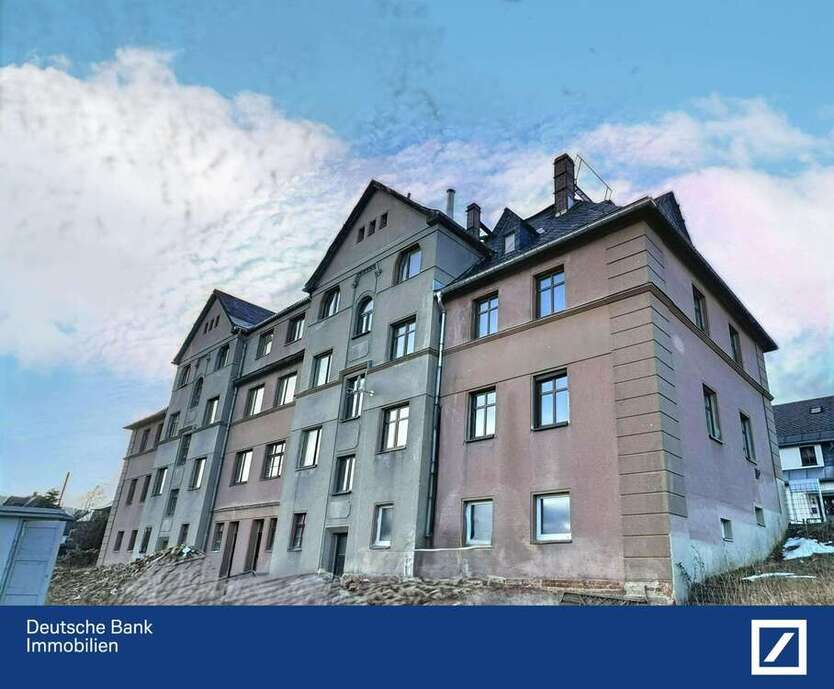 Haus zum Kaufen in Klingenthal 92.000 € 832 m²