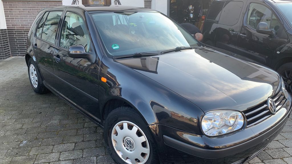 VW Golf 113.360 km 2.200 &euro; Alsdorf 52477