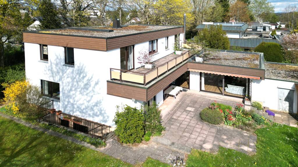 Mehrfamilienhaus, Wohnhaus Villingen-Schwenningen Villingen - 9 Zimmer, 197 m&sup2;, 640.000&euro; | Angebot:26402783