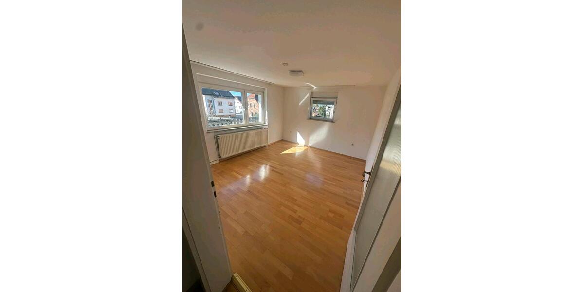 Etagenwohnung Landstuhl - 1 Zimmer, 80 m&sup2;, 1.000&euro; | Angebot:25398593