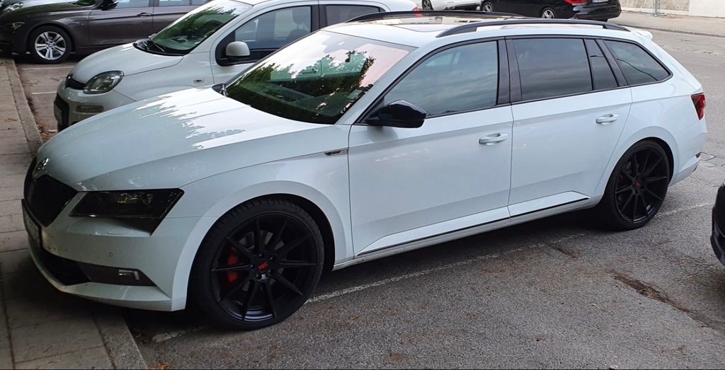 Skoda Superb 154.700 km 17.900 &euro; Greiz 07973