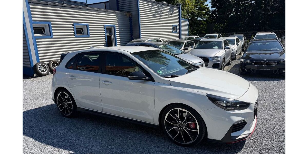 Hyundai i30 124.000 km 16.999 &euro; Detmold 32758