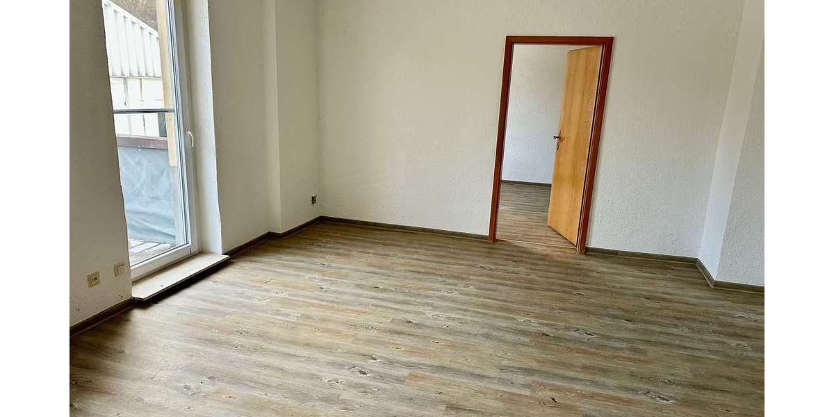 gepflegte 4 Raum - ETW mit Küche, Balkon und Pkw-Stellplatz am Stadtrand - Etagenwohnung Apolda | Angebot:24308532