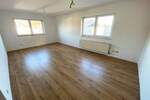 4 - Zimmerwohnung ohne Balkon im 1. Obergeschoss Gäste-WC Kellerraum PKW-Stellplatz