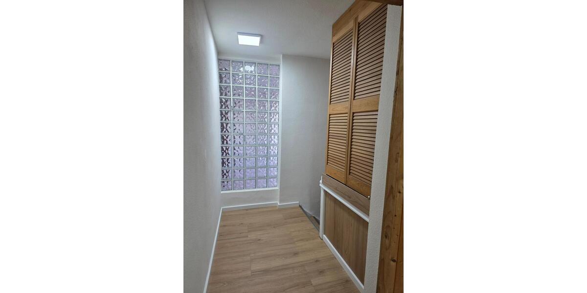 Dachgeschoßwohnung Pforzheim Weststadt - 2 Zimmer, 98 m&sup2;, 850&euro; | Angebot:26603036