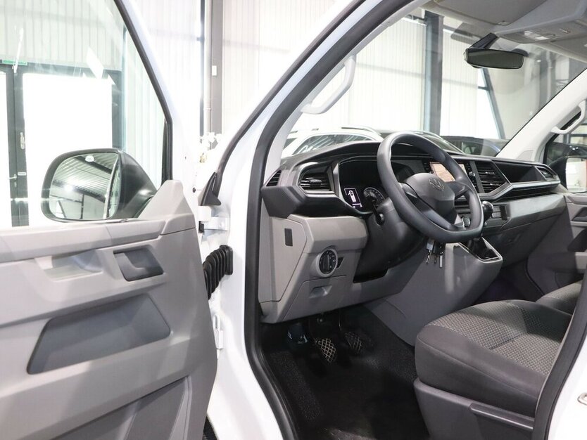 T6.1 Kombi TRANSPORTER 2.0 TDI 9-SITZER, NAVI-DM