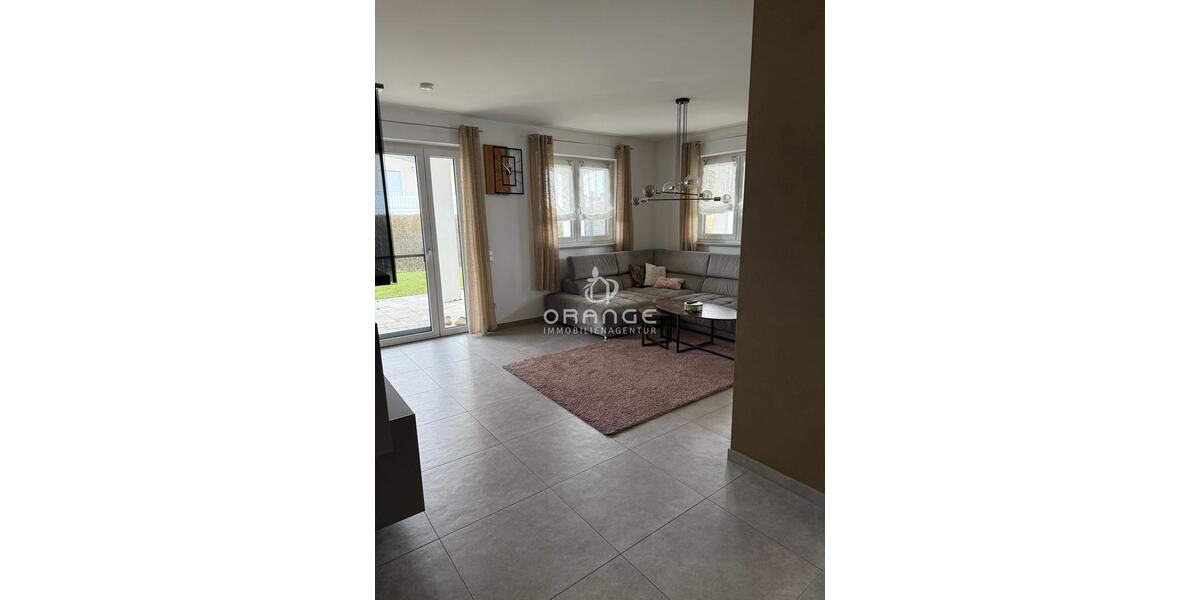 Einfamilienhaus Langquaid - 8 Zimmer, 260 m&sup2;, 2.000&euro; | Angebot:23861895