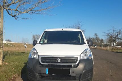 Peugeot Partner 85.700 km 8.400 &euro; Hungen 35410