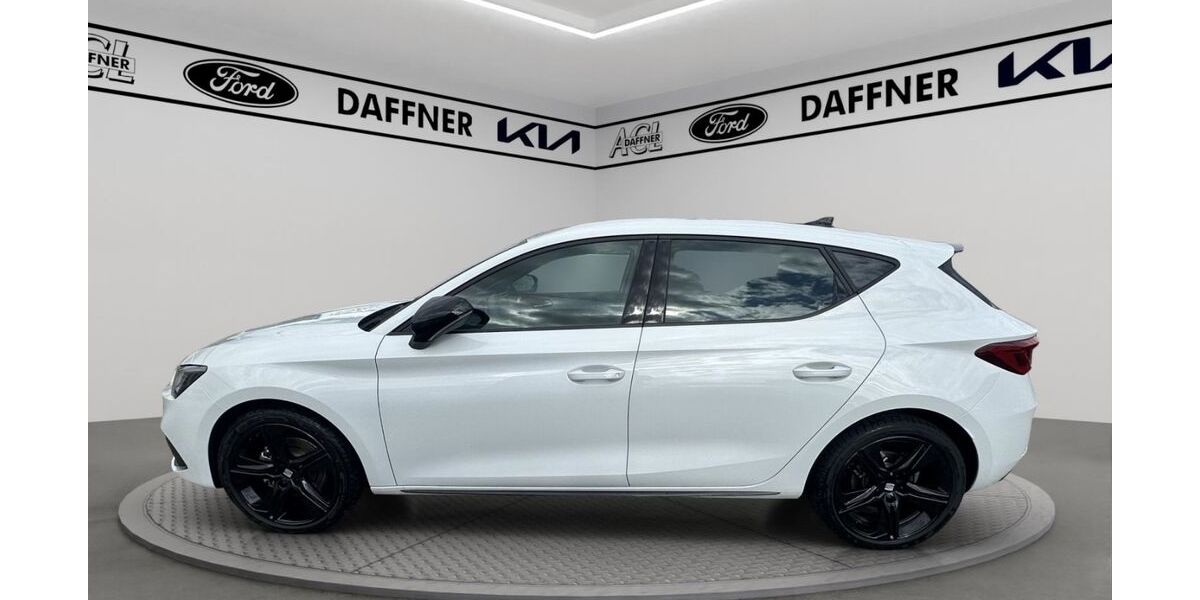 Seat Leon 2.416 km 26.480 &euro; Leipzig 04179