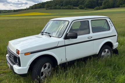 Lada Urban 62.100 km 7.200 &euro; Georgenthal 99887