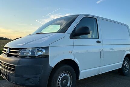 VW T5 Transporter 225.000 km 13.900 € Werl 59457