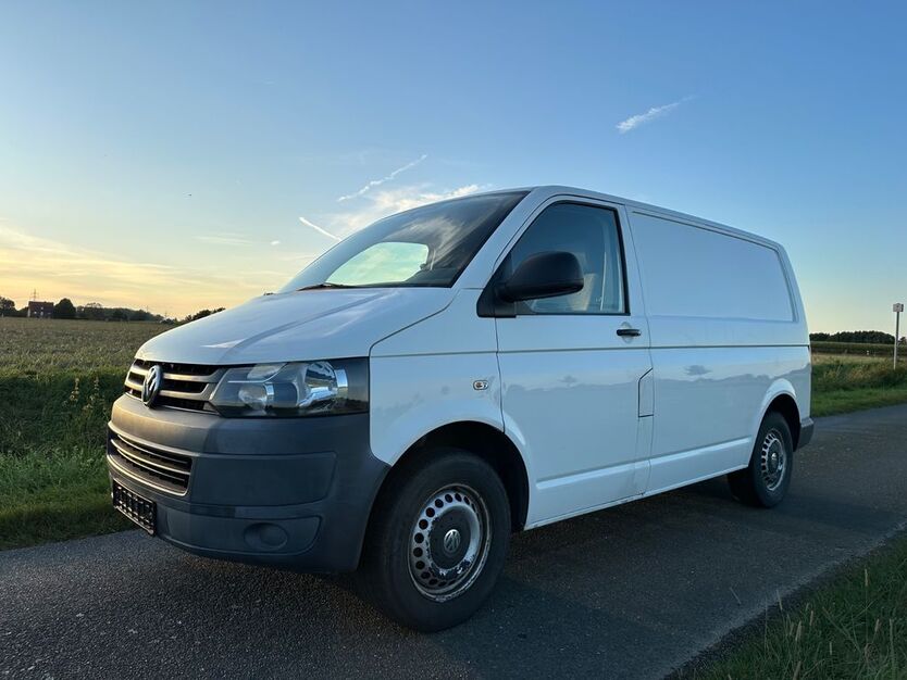 VW T5 Transporter 225.000 km 13.900 € Werl 59457