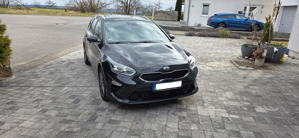 Kia ceed Sportswagon 117.500 km 16.900 &euro; Fahrenbach 74864