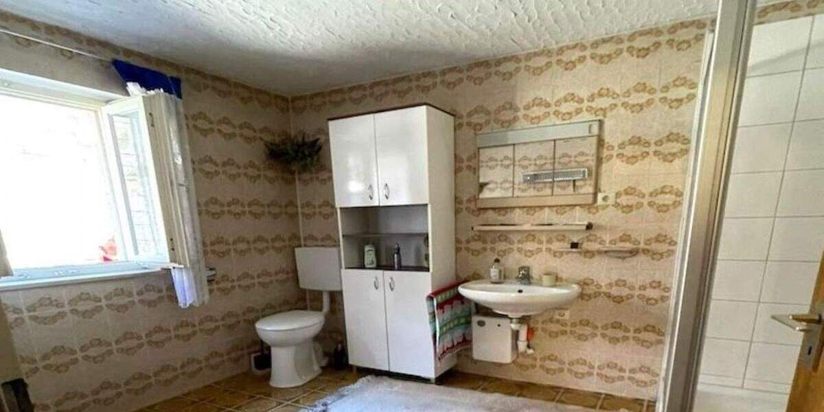 Mehrfamilienhaus, Wohnhaus Altdorf bei Nürnberg Altdorf - 6 Zimmer, 150 m&sup2;, 225.000&euro; | Angebot:25357572