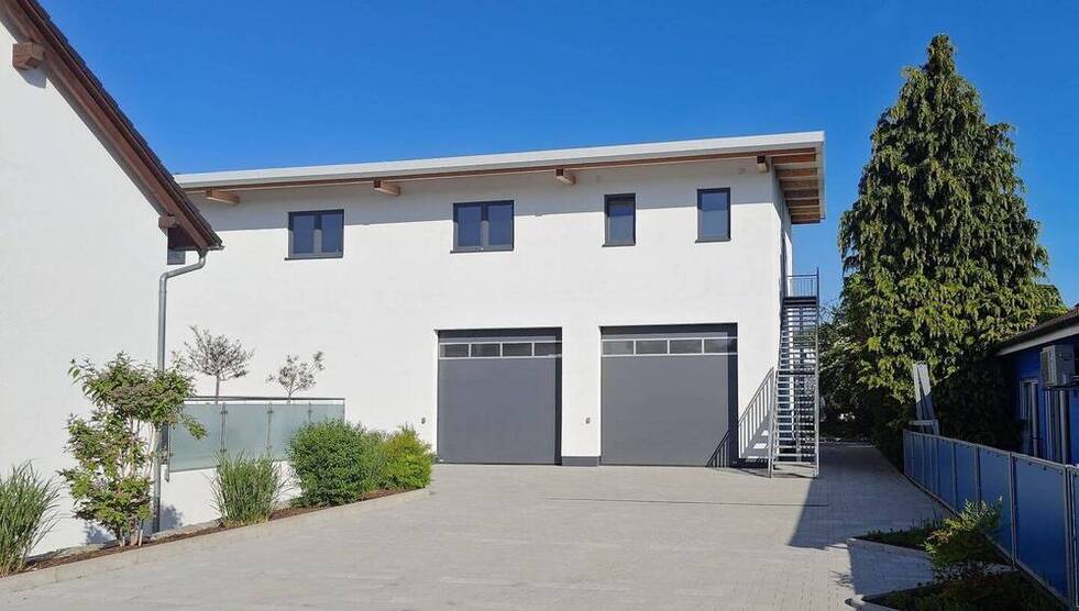 NEUBAU: Möblierter Büroraum mit Küche und Meeting-Bereich - All-in-Miete