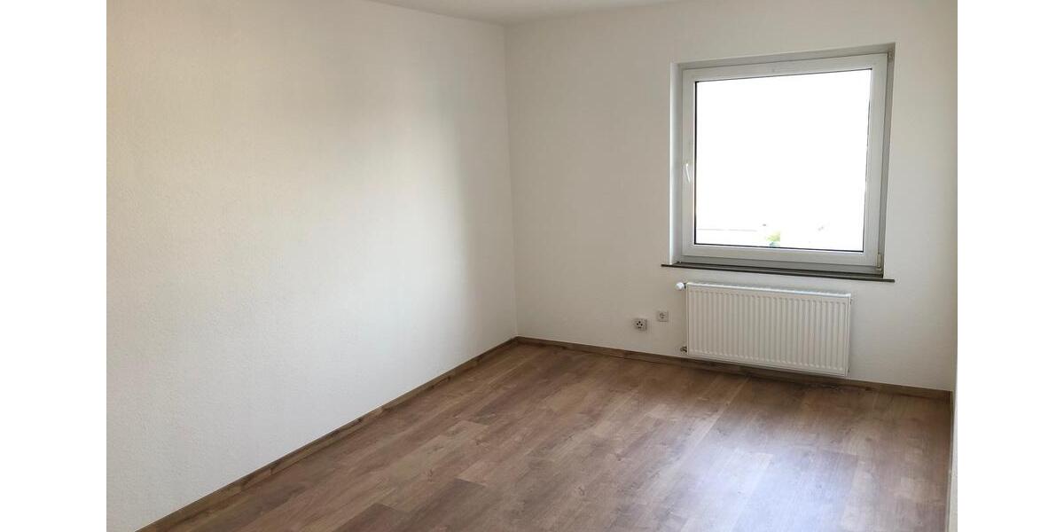 Erstbezug nach Sanierung! Schöne 3-Zimmer-Wohnung mit Balkon in der Kernstadt! 3 zimmer