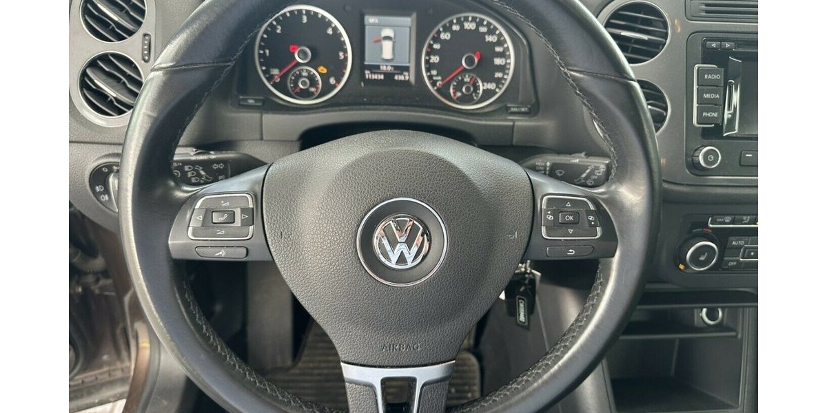 VW Tiguan 2,0 TDi +AHK schwenkbar+Sitzheizung+Parktro 113.500 km 8.990 &euro; Jaderberg 26349