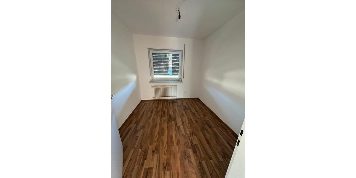 Etagenwohnung Sandhausen - 3 Zimmer, 85 m&sup2;, 1.200&euro; | Angebot:26420809