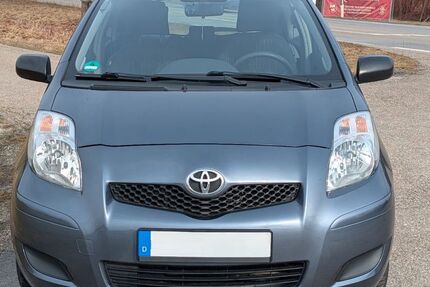 Toyota Yaris 96.000 km 3.200 &euro; Dachau 85221