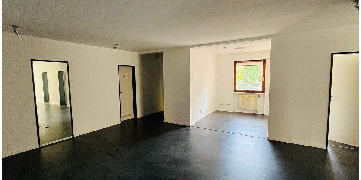 Gewerbeobjekt Zirndorf - 5 Zimmer, 136 m&sup2;, 1.250&euro; | Angebot:24544355