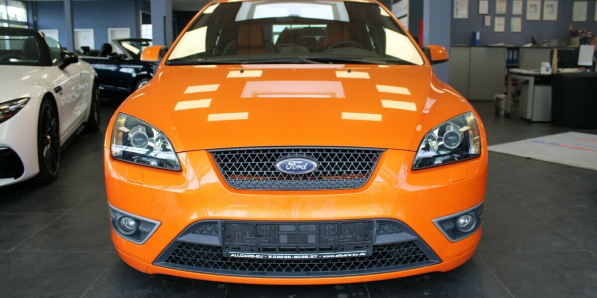 Ford Focus 2.5 MK2 ST - Recaro - SHZ -Navi - 96.133 km 12.980 € Euskirchen 53881