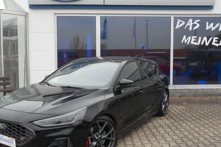 Ford Focus 13.507 km 32.990 &euro; Radeberg 01454