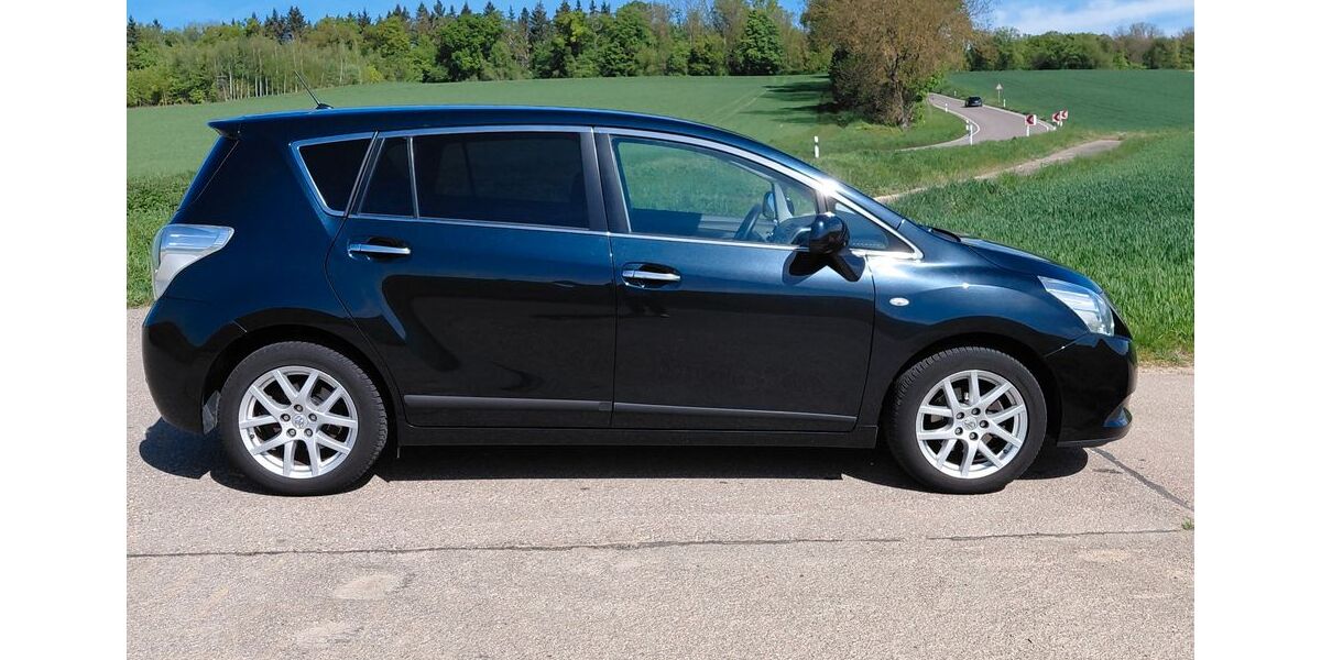 Toyota Corolla Verso 141.000 km 6.350 &euro; Heilbronn 74080