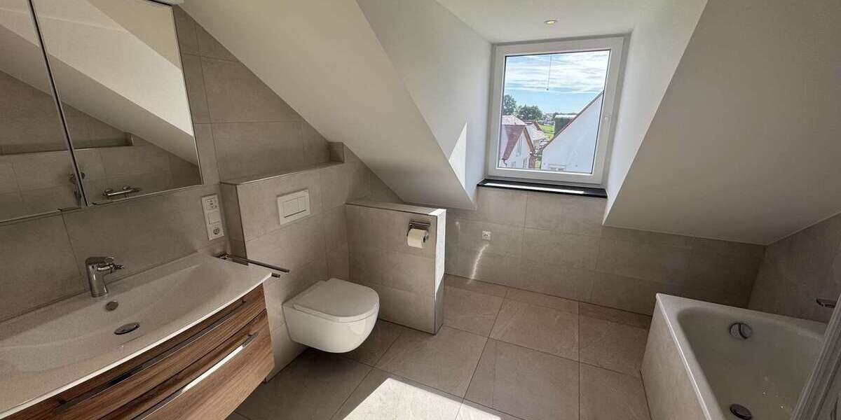 Wohnung zum Mieten in Erdweg 1.690 € 93 m² 3.5 zimmer