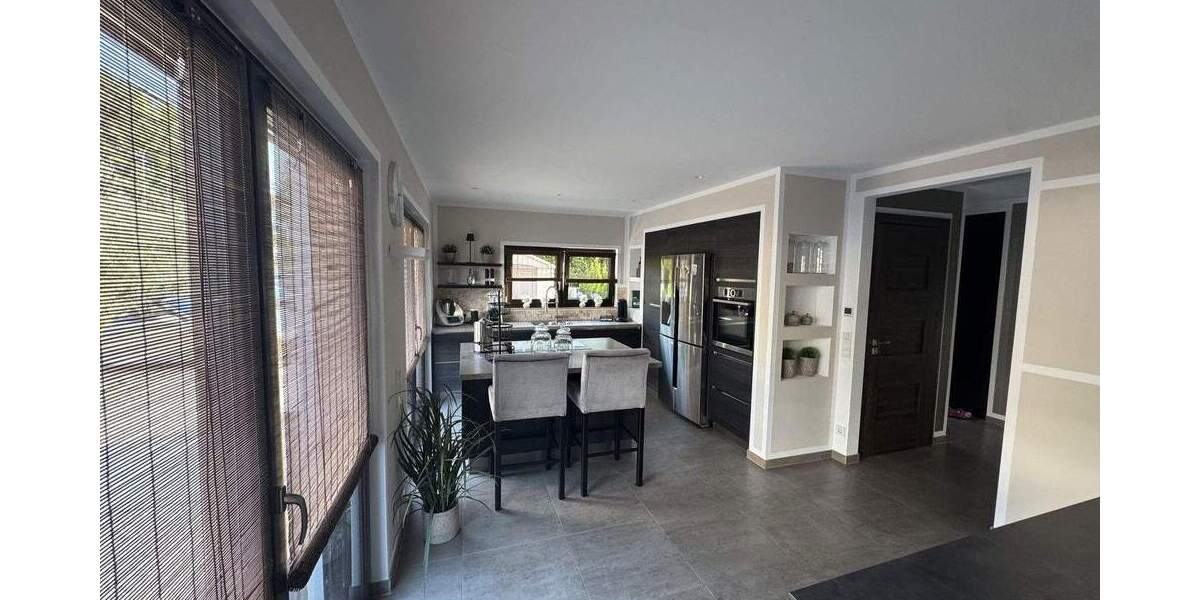 Doppelhaushälfte Rösrath - 7 Zimmer, 240 m&sup2;, 899.000&euro; | Angebot:24534219