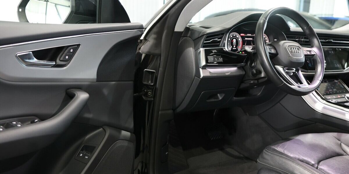 Audi Q8 55 TFSI E Q BUSINESS LUFTFAHRWERK, VOLL-LEDER 86.000 km 47.777 &euro; Hamm 59077