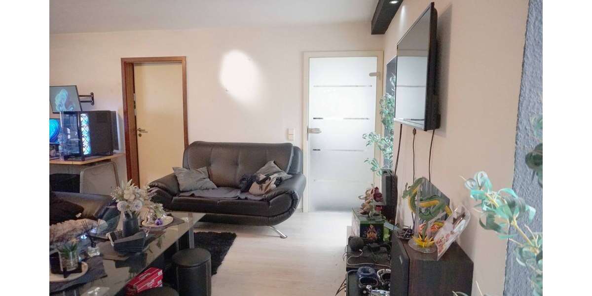 ~~ VERMIETETE ETAGENWOHNUNG IN ZWEITER BAUREIHE IN ZENTRALER LAGE ~~ 3 zimmer