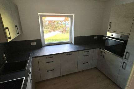 Sanierte vermietete 70 qm EG Wohnung mit Stellplatz, Balkon u EBK 3 zimmer