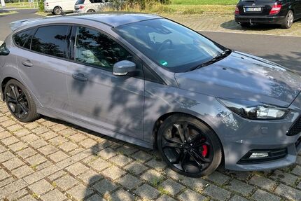 Ford Focus 105.000 km 14.800 &euro; Burgwindheim 96154