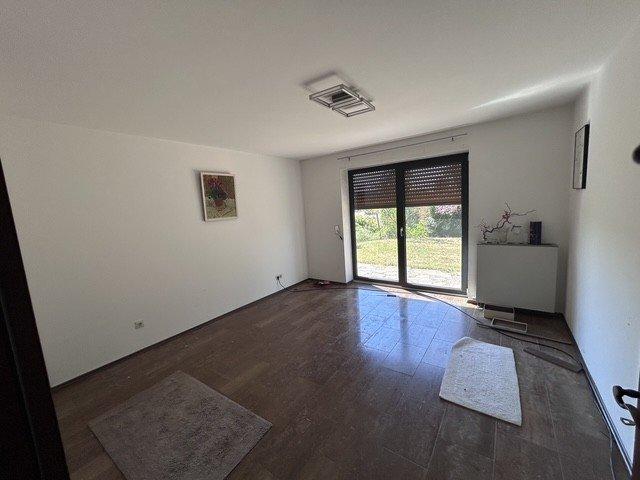 Einfamilienhaus Blieskastel - 12 Zimmer, 260 m&sup2;, 344.000&euro; | Angebot:27126800