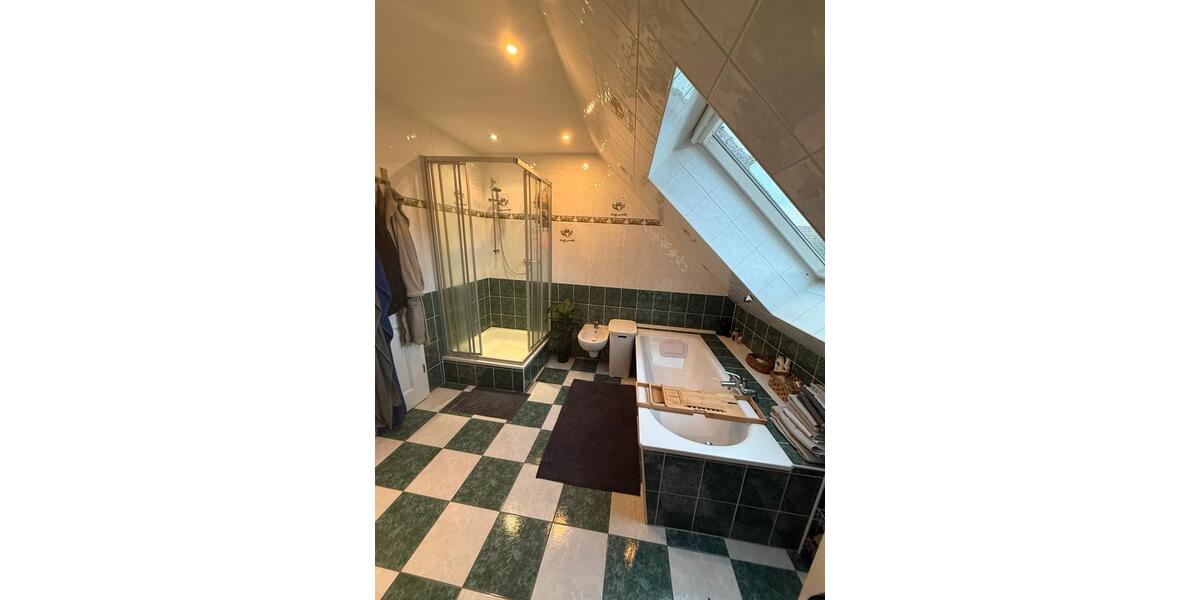 Dachgeschoßwohnung Tambach-Dietharz Dietharz - 4 Zimmer, 120 m&sup2;, 590&euro; | Angebot:26464914
