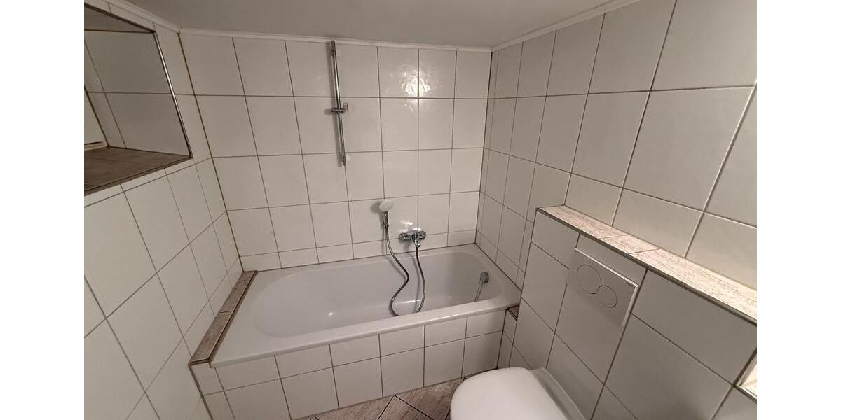 Kleine Kellerwohnung 37,5 m2 1 Zi. + Wohnküche und Bad 2 zimmer