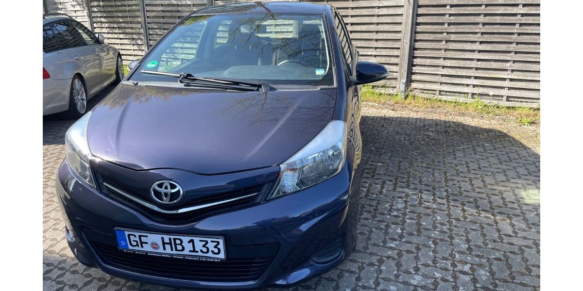 Toyota Yaris 177.000 km 4.300 &euro; Braunschweig 38108