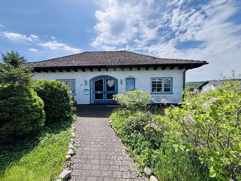 Haus zum Kaufen in Hirzenhain 319.000 € 190 m²