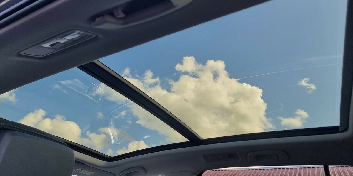 VW Touran Highline BMT LED ACC Nav Panorama 7-Sitze 37.700 km 27.850 &euro; Garrel 49681