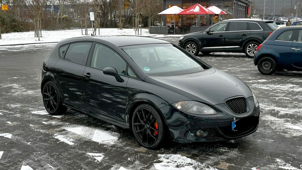 Seat Leon 221.403 km 2.700 &euro; Wiesbaden 65187