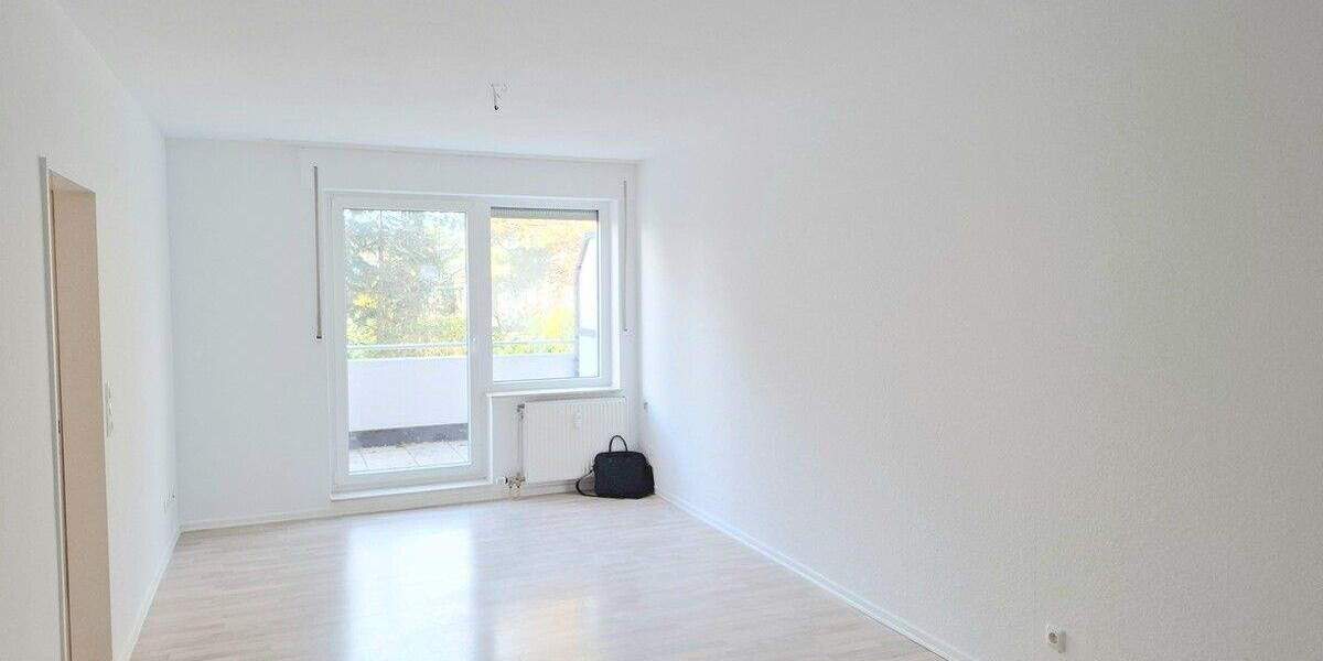 Recklinghausen-Quellberg! Renovierte Single-Wohnung mit Westbalkon in gepflegtem Mehrfamilienhaus. 3 zimmer