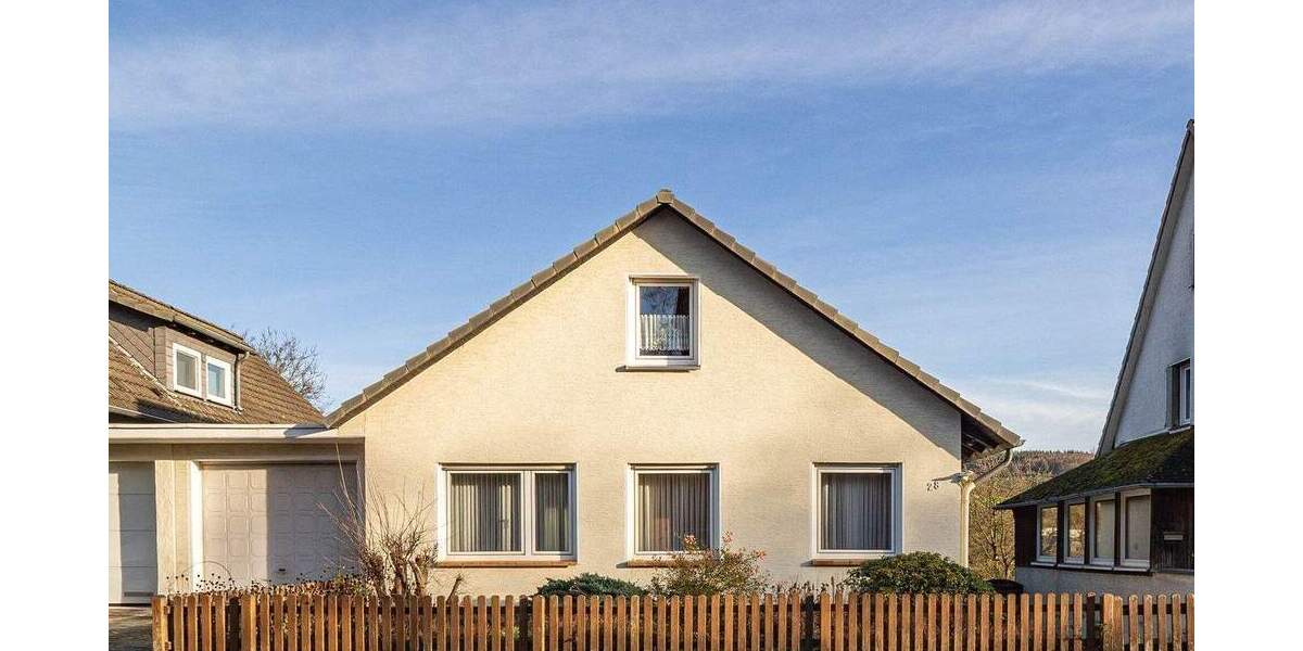 Gemütliches Einfamilienhaus mit großem Garten und tollem Blick in Sundern-Tiefenhagen! 6 zimmer