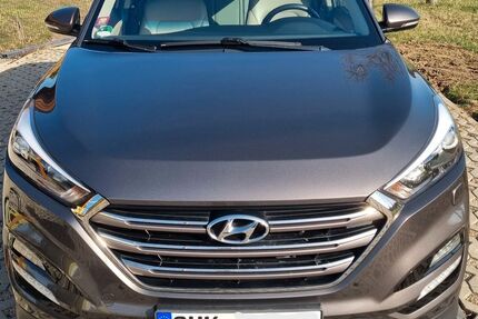 Hyundai TUCSON 134.000 km 14.800 &euro; Schkölen 07619