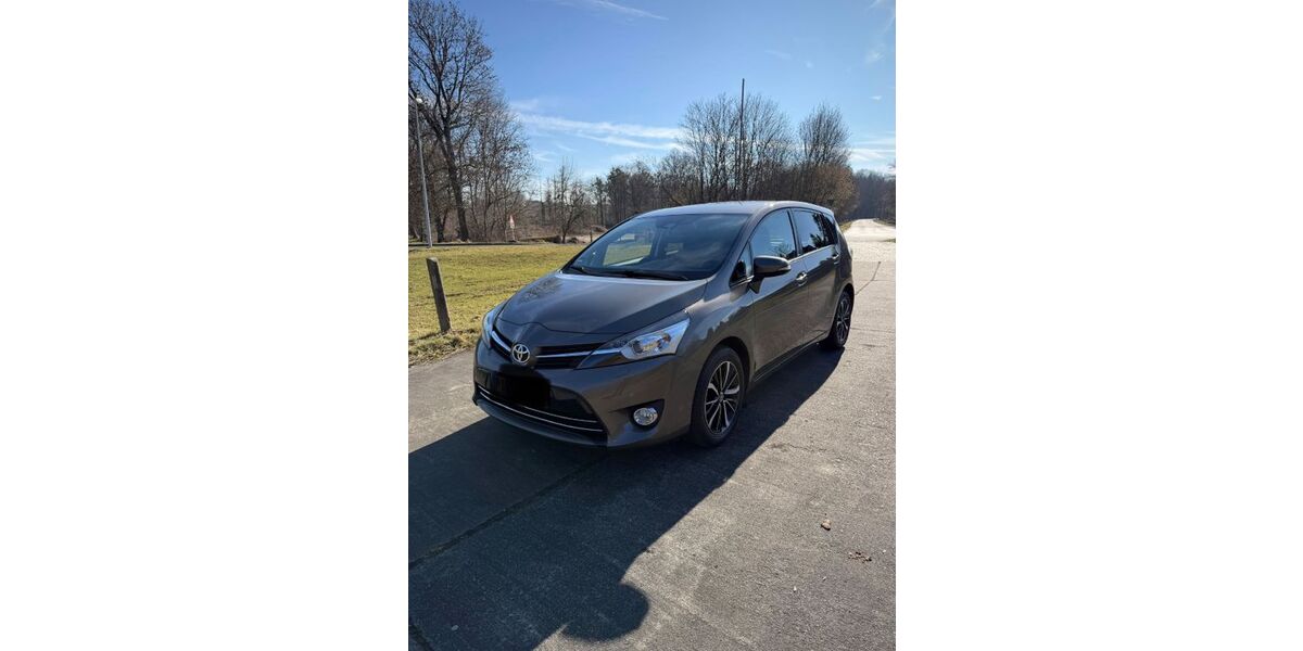 Toyota Verso 46.000 km 19.600 &euro; Pirna 01796