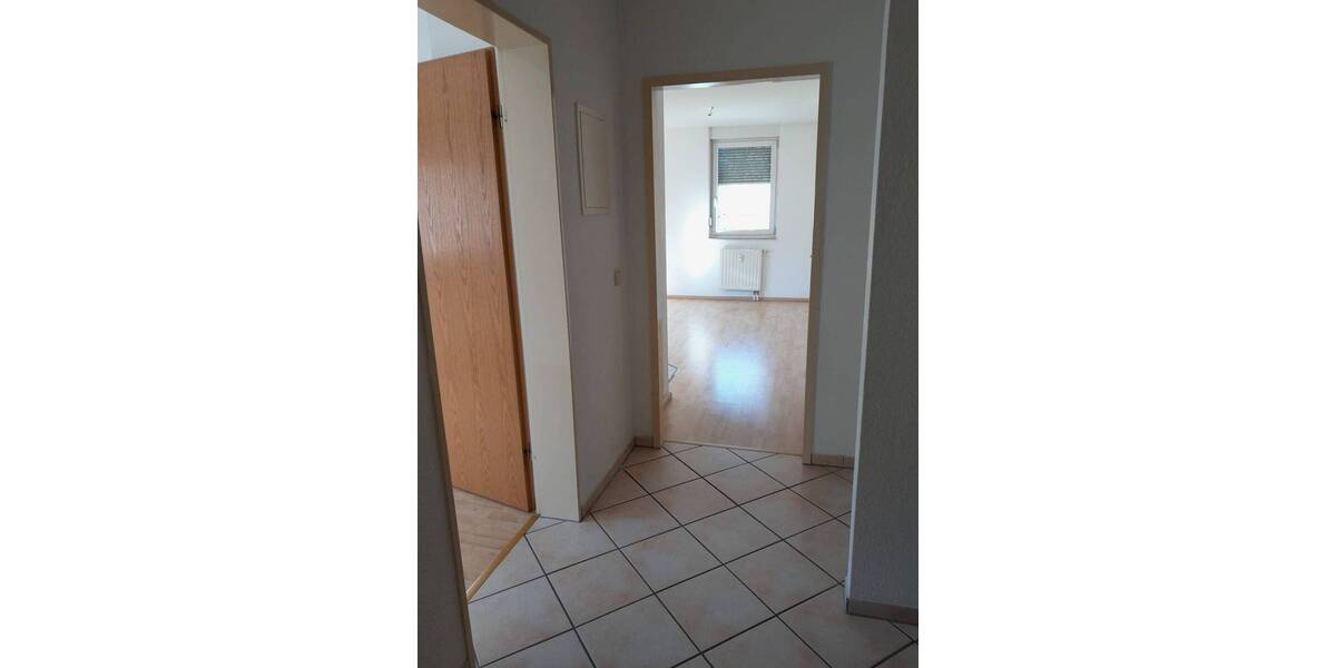 Etagenwohnung Plauen Stadtmitte - 1 Zimmer, 40 m&sup2;, 250&euro; | Angebot:26392112