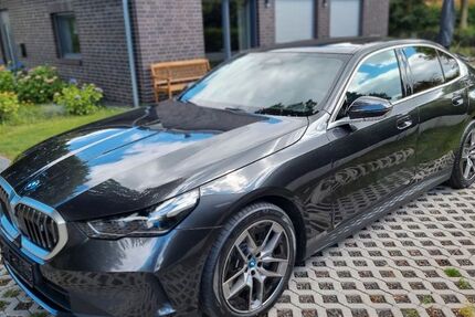 BMW i5 15.300 km 54.900 € Hamburg 21077