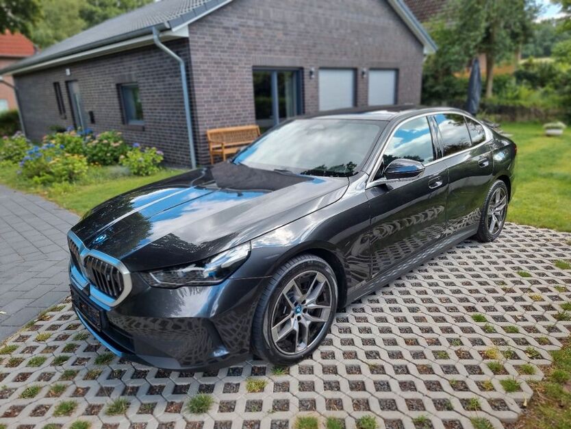 BMW i5 15.300 km 54.900 € Hamburg 21077