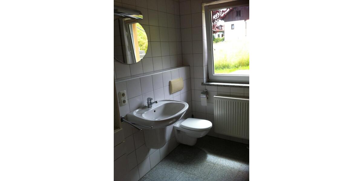 Verkaufe helle 2 Zimmer Wohnung in Hauzenberg EG Juli August 26 2 zimmer