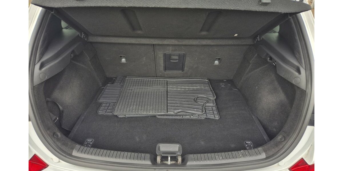 Hyundai i30 Passion +, Rückfahrkamera, Carplay, Navi, Sitz 85.411 km 16.690 &euro; Rodgau 63110