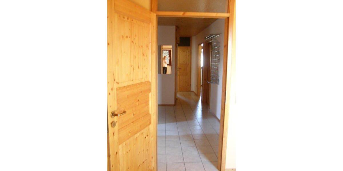 Dachgeschoßwohnung Grettstadt - 4 Zimmer, 80 m&sup2;, 640&euro; | Angebot:26048568
